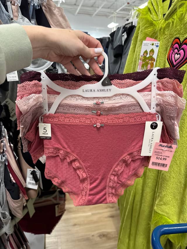 Трусики Laura Ashley с кружевом · Marshalls