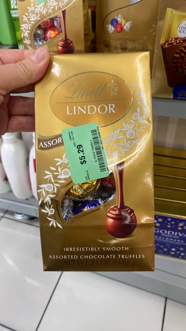 Ассорти шоколадных трюфелей Lindt · Burlington