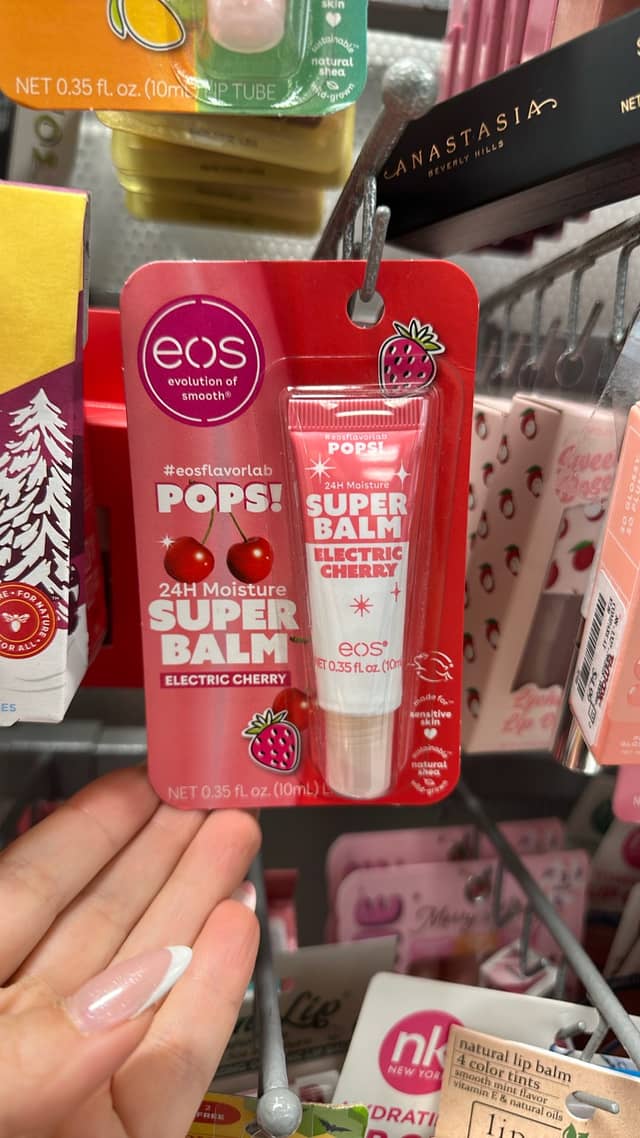 Супер бальзам EOS Электрическая вишня · TJ Maxx