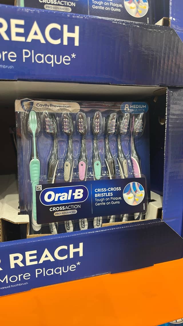 Зубные щётки Oral-B с крест-накрест щетиной · Costco