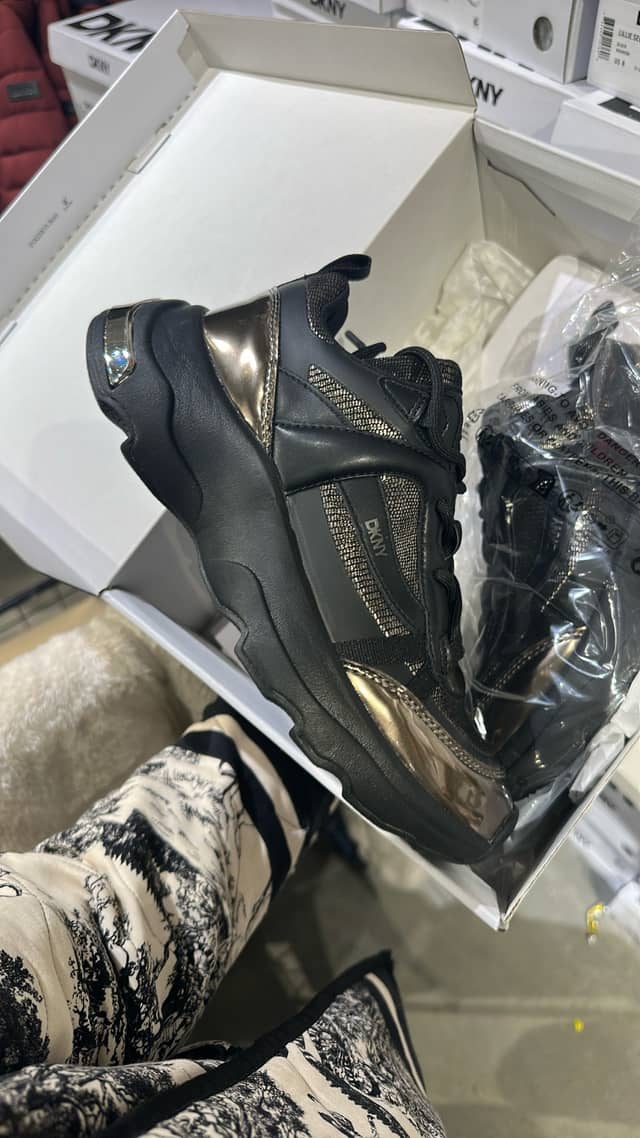 DKNY Trendy Sneakers