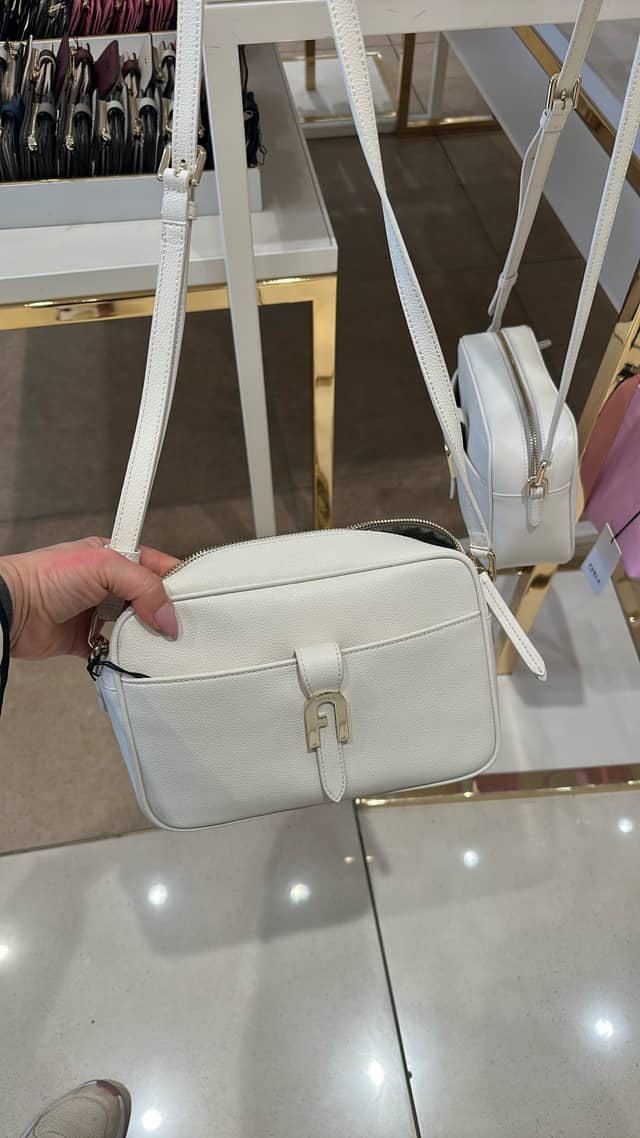 Trendy White Handbag · Furla Outlet