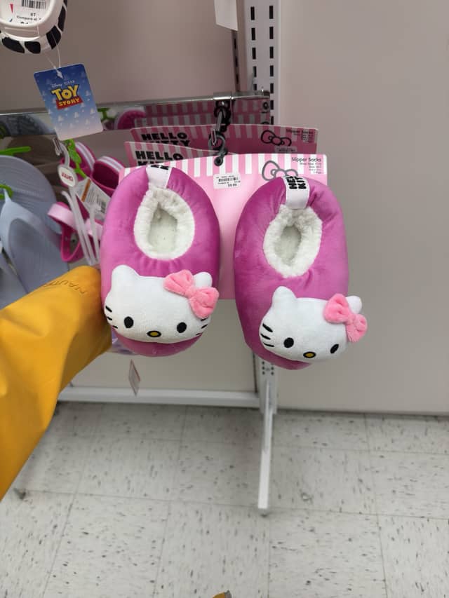 Hello Kitty Slipper Socks Size 11-12 · Bealls и Bealls Florida