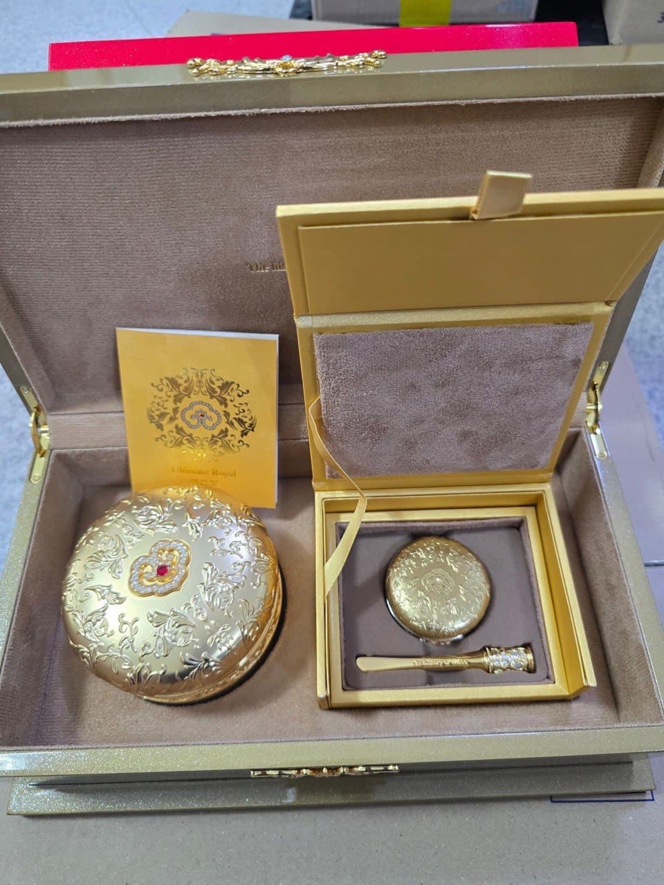 Luxury Gold Cosmetic Set