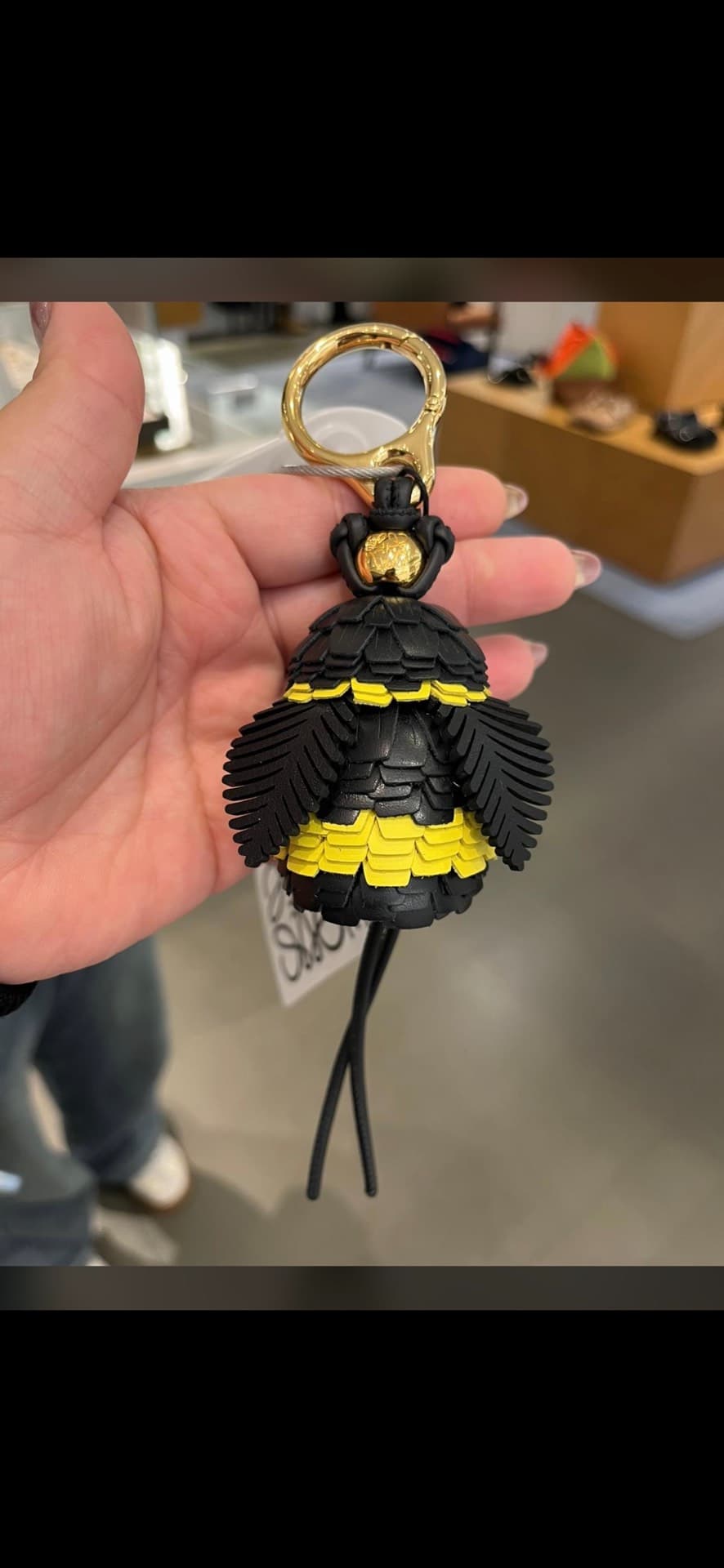 Charming Bee Keychain