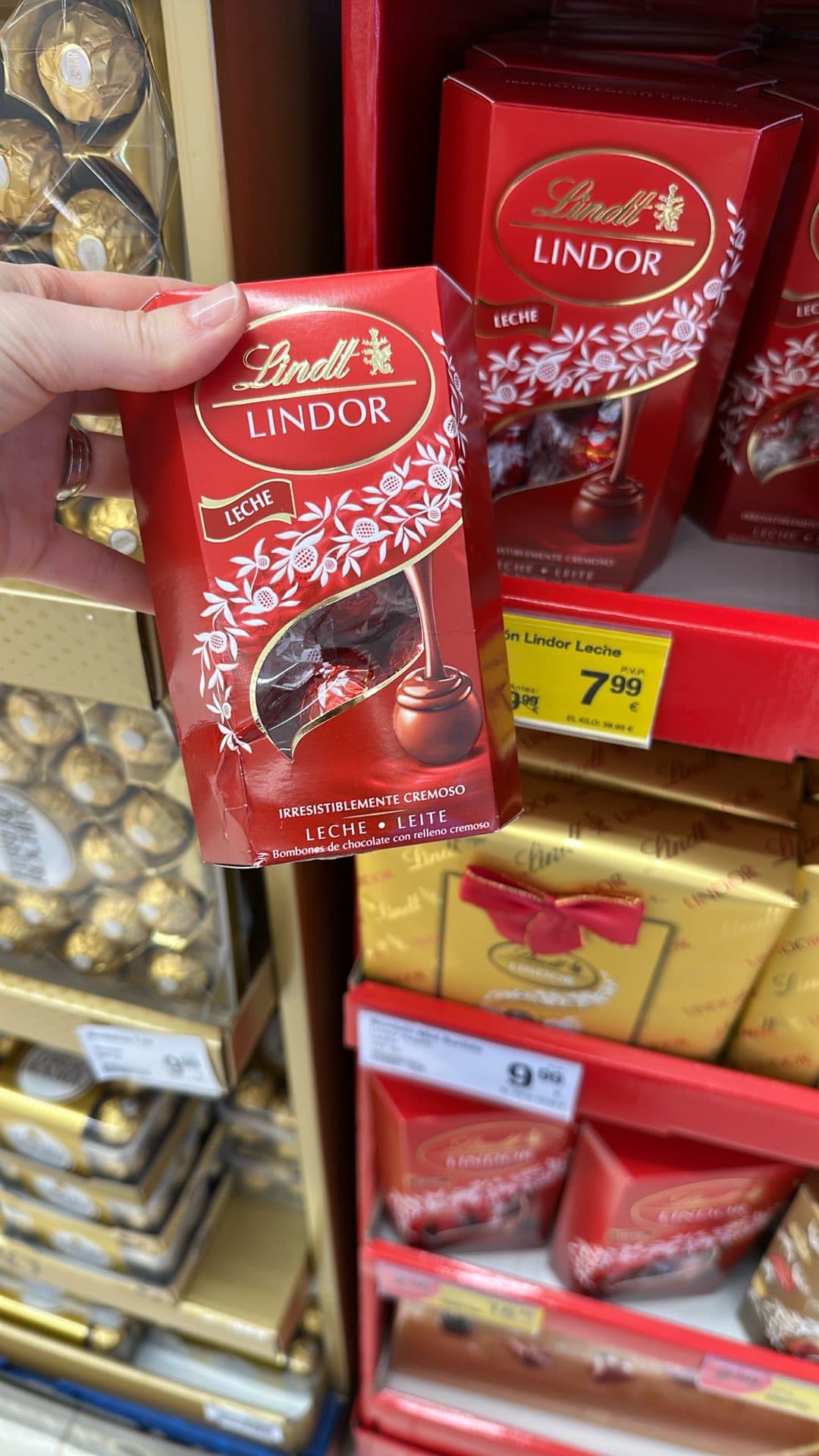 Шоколад Lindt Lindor с молочным начинкой