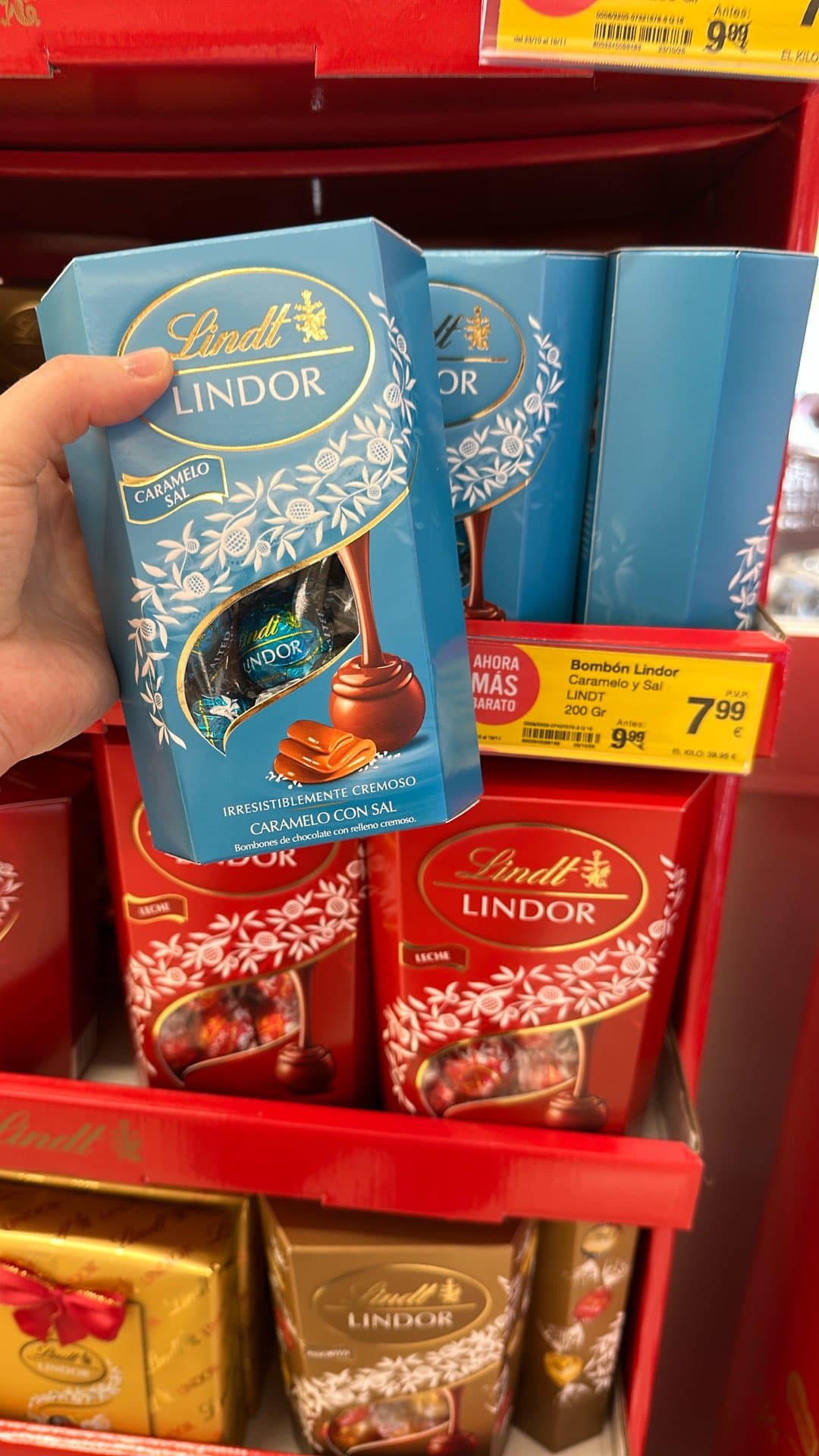 Шоколадные конфеты Lindt Lindor с карамелью