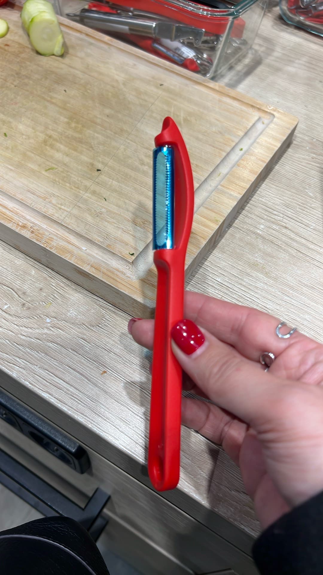 Ergonomic Vegetable Peeler