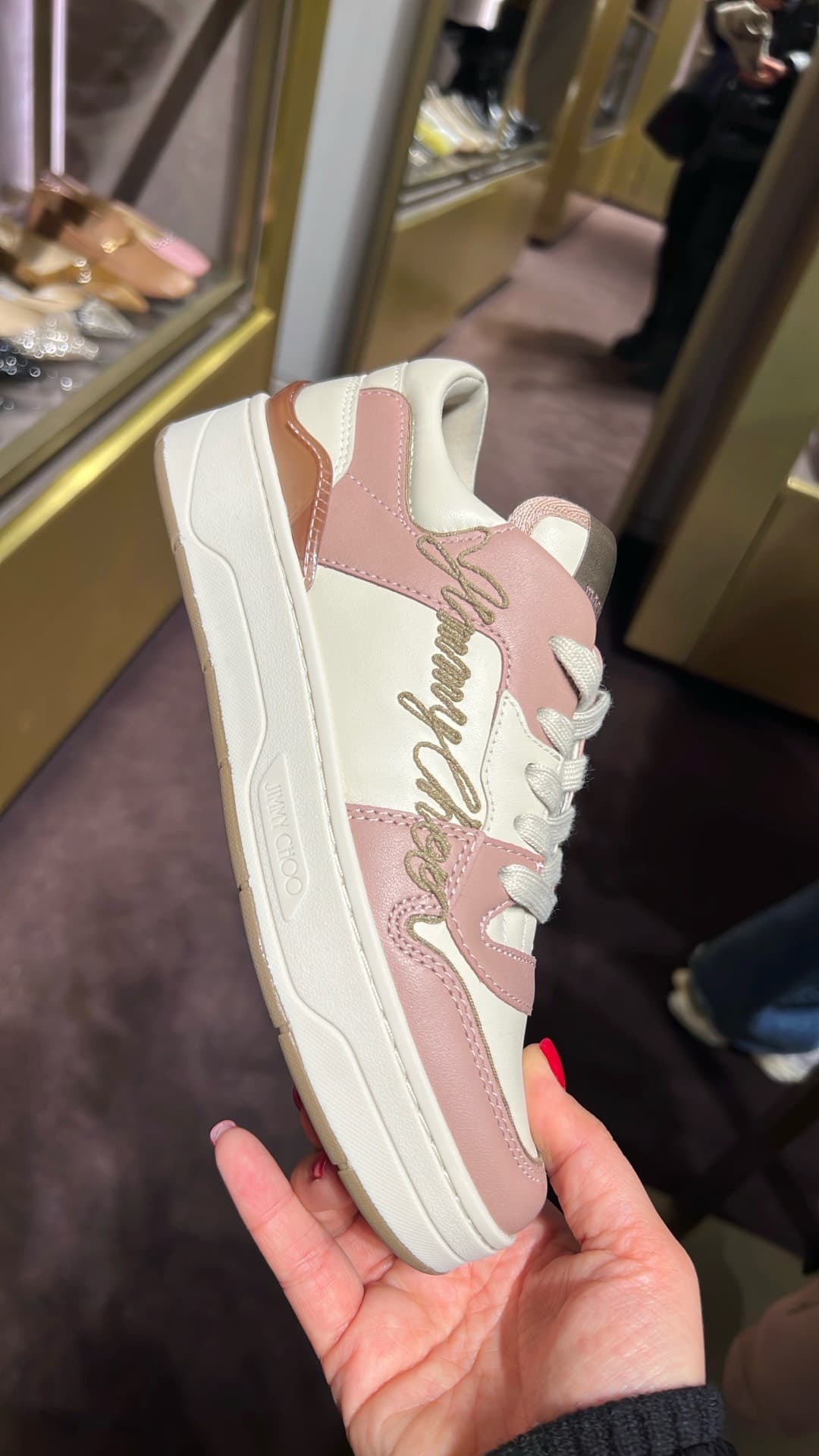 Трендовые кроссовки Jimmy Choo
