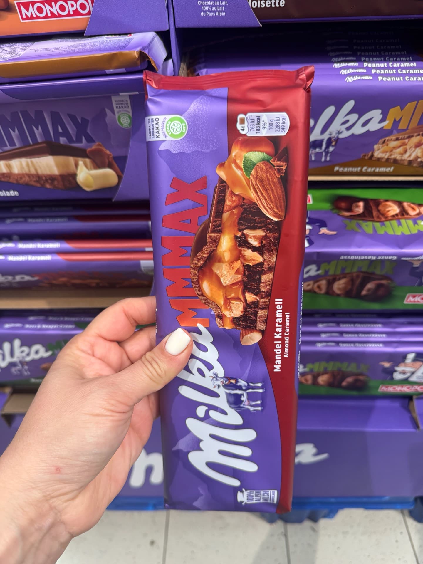 Milka Max Almond Caramel
