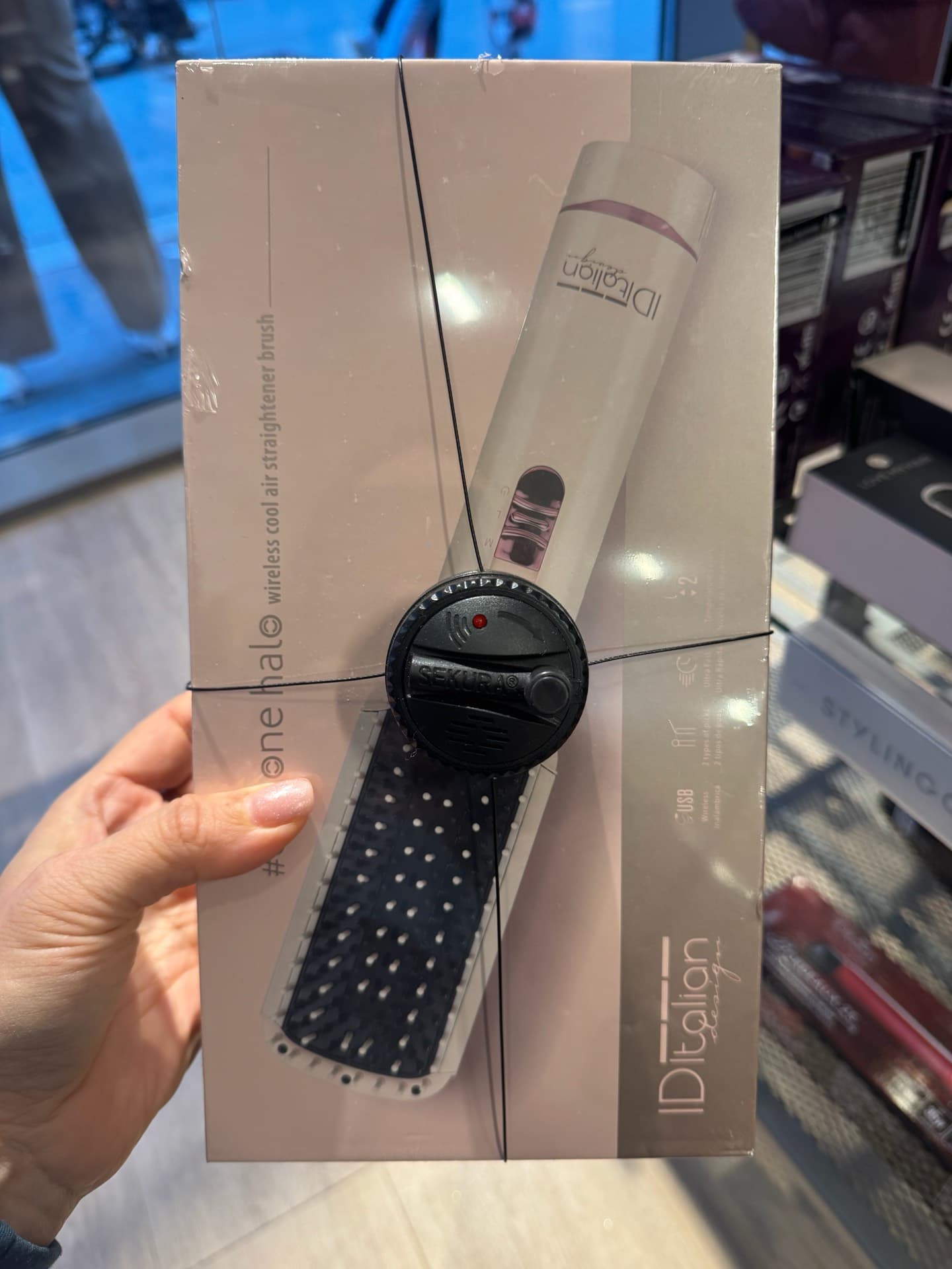Wireless Cool Air Straightener Brush