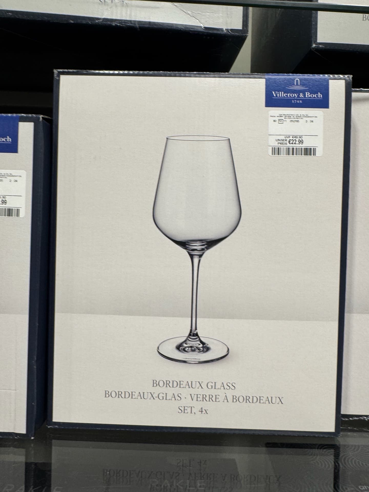 Elegant Bordeaux Glass Set