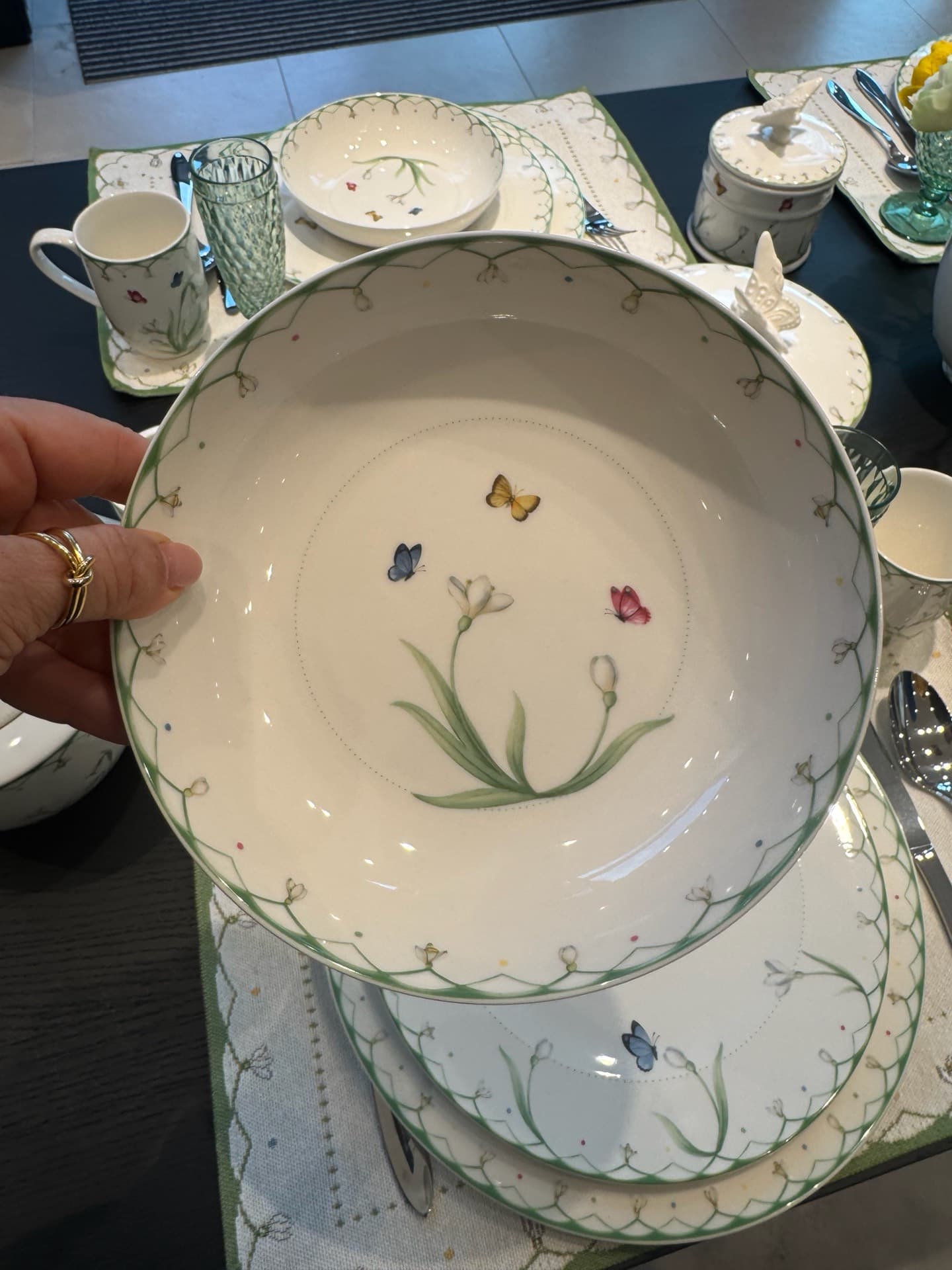 Elegant Floral Serving Bowl