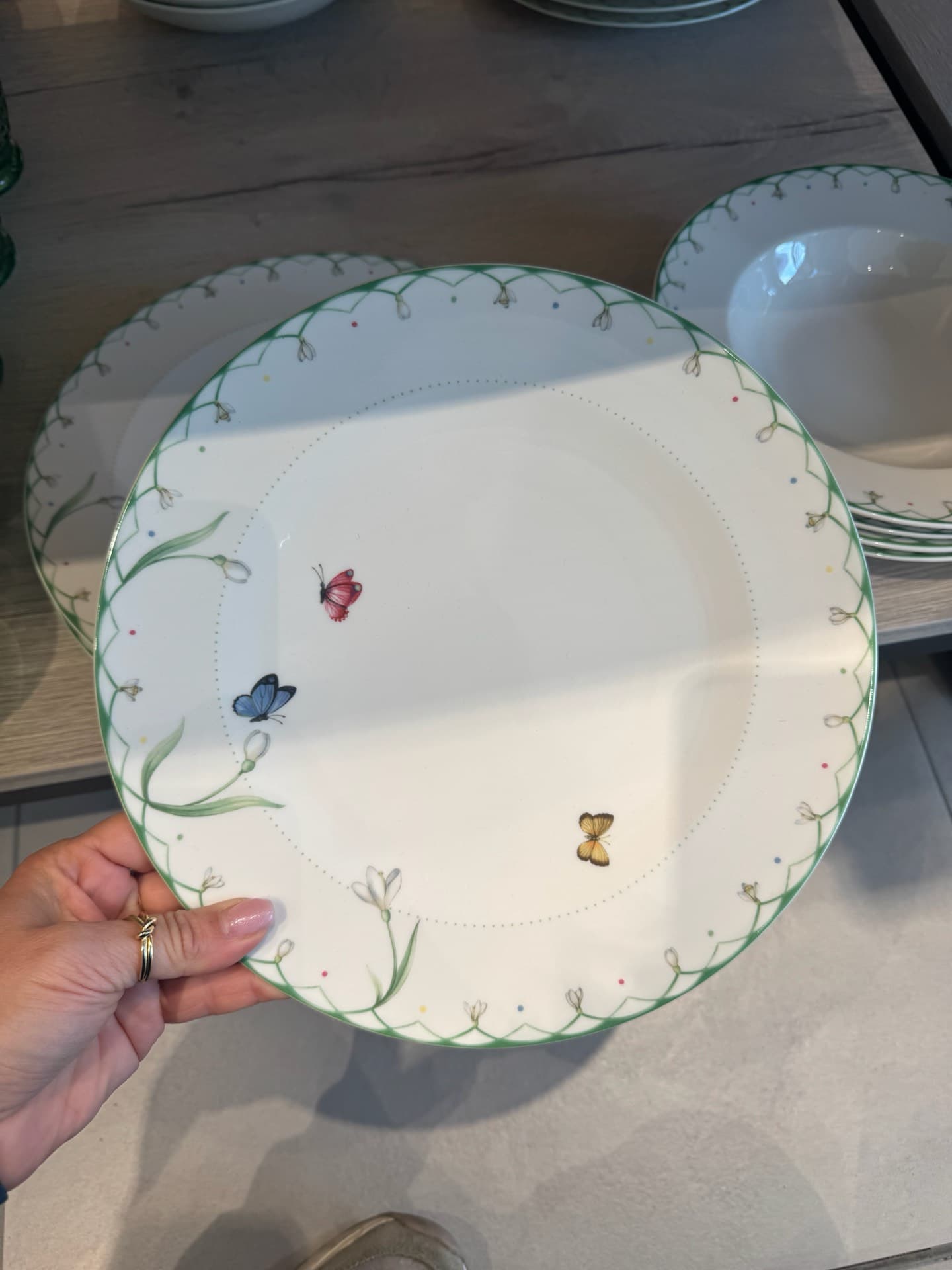 Elegant Floral Plate