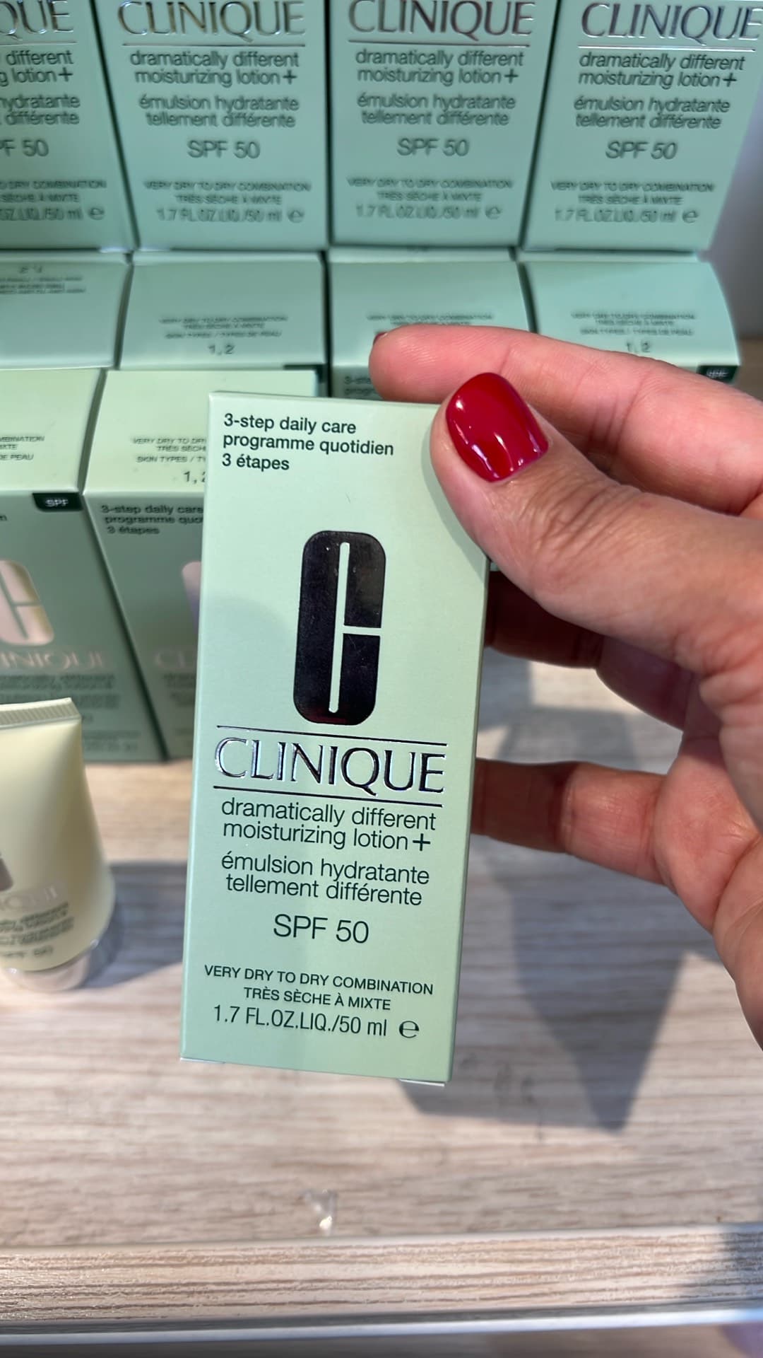 Clinique Moisturizing Lotion+ SPF 50