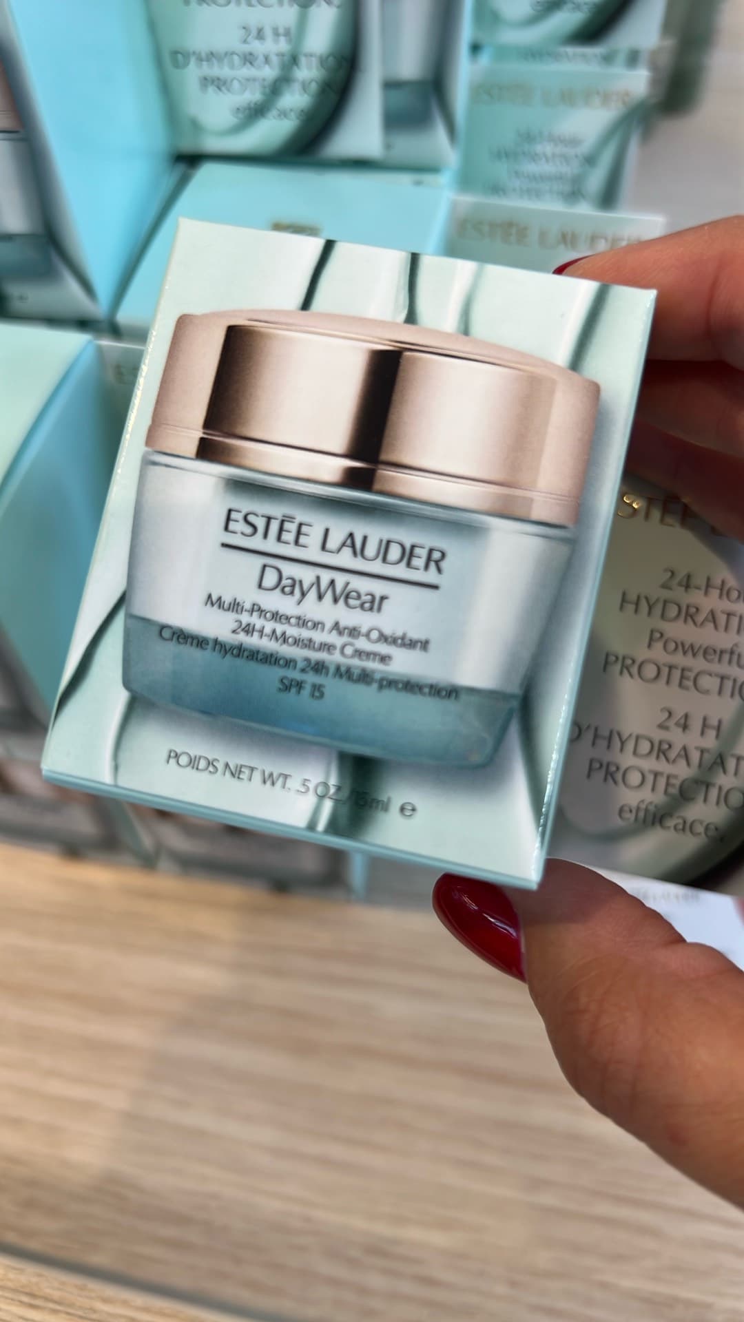 Увлажняющий крем Estée Lauder DayWear