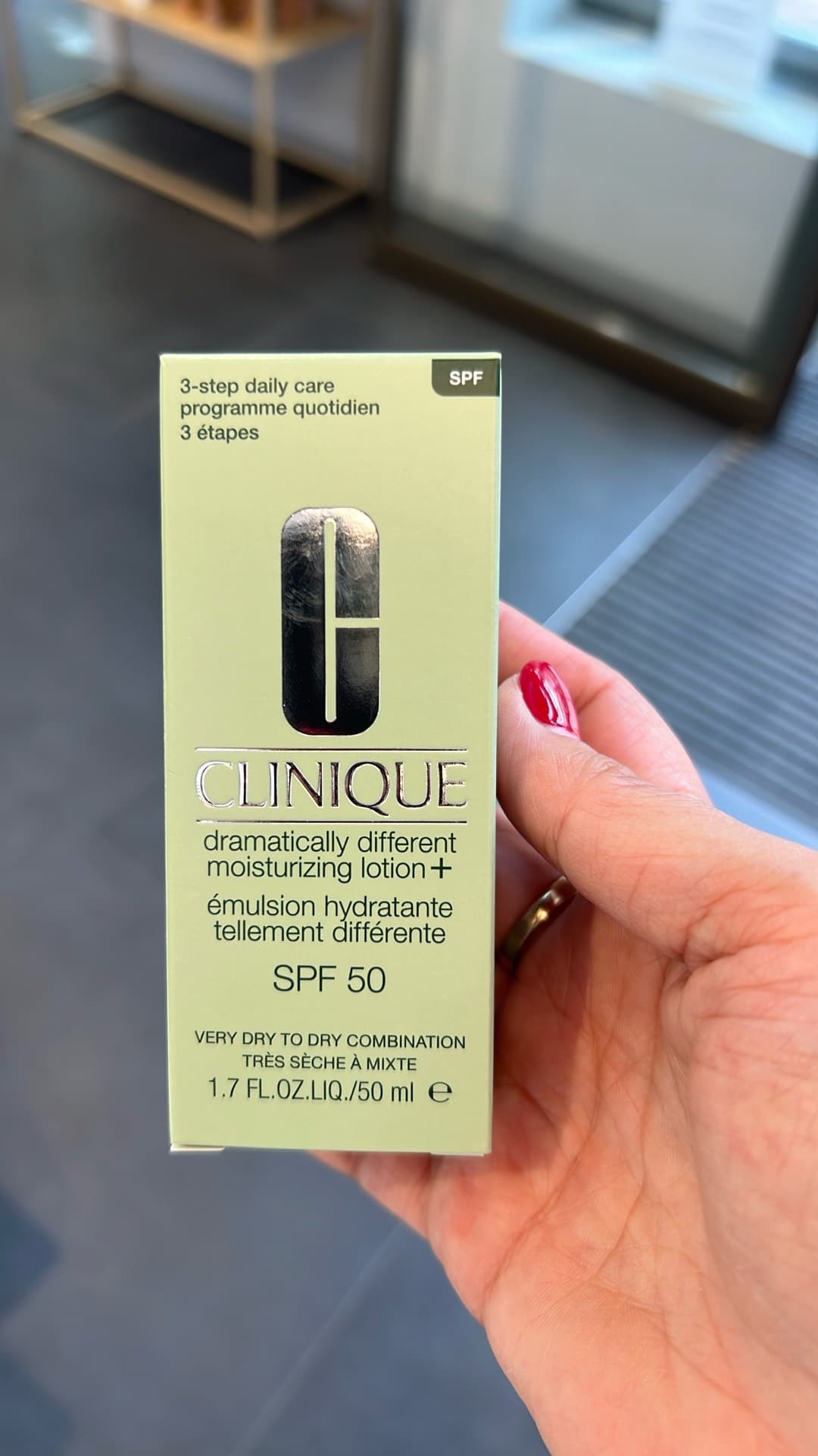 Увлажняющий лосьон Clinique SPF 50