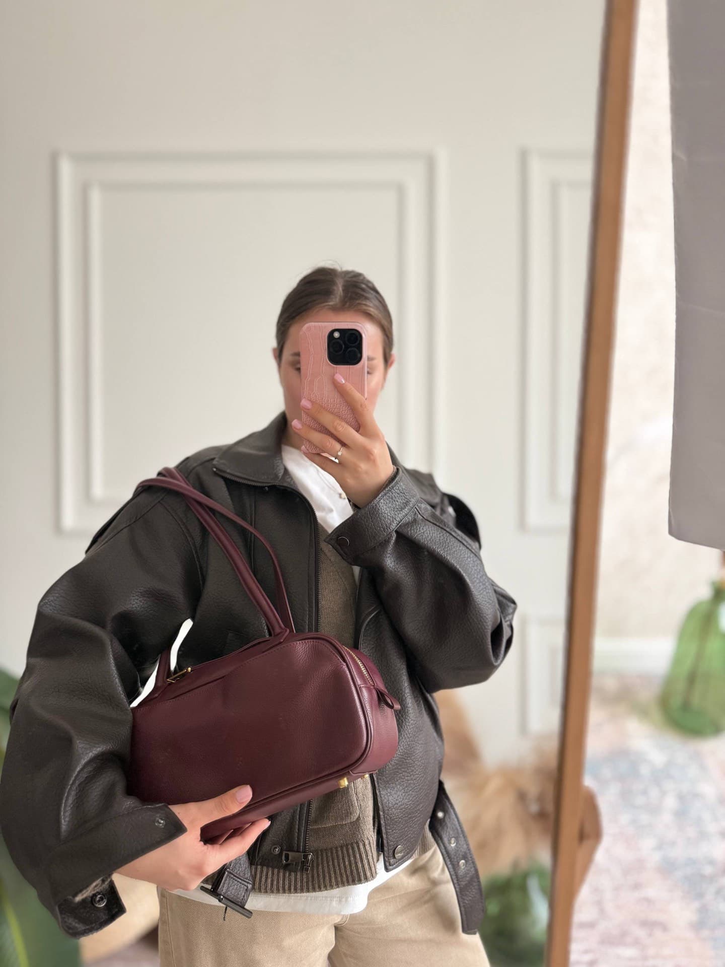 Chic Burgundy Handbag