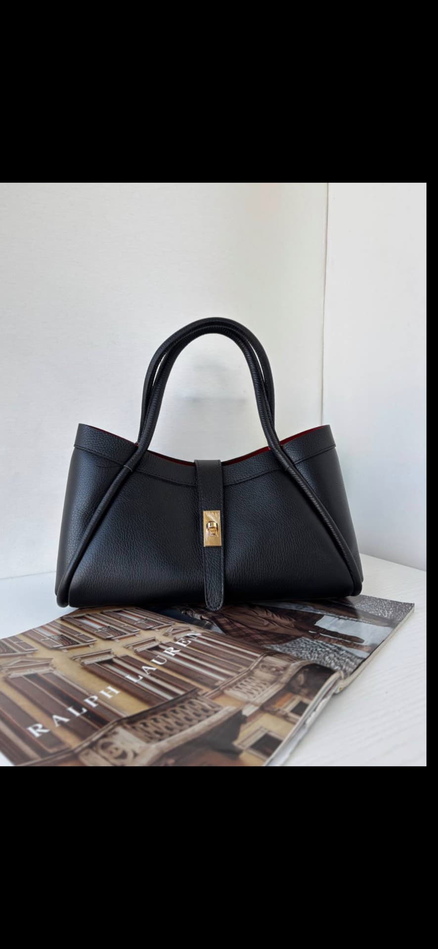 Chic Black Handbag