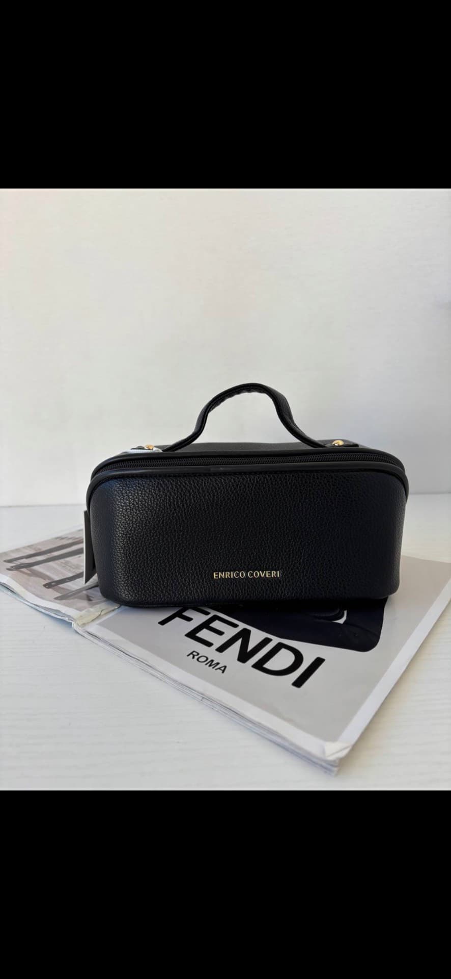 Trendy Black Cosmetic Case