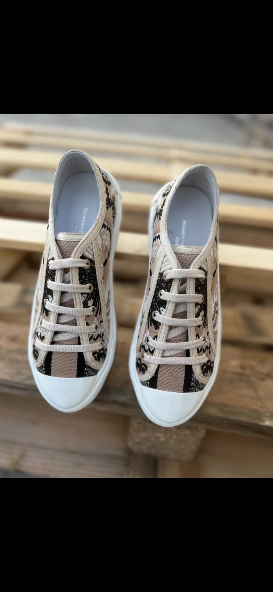 Trendy Casual Sneakers