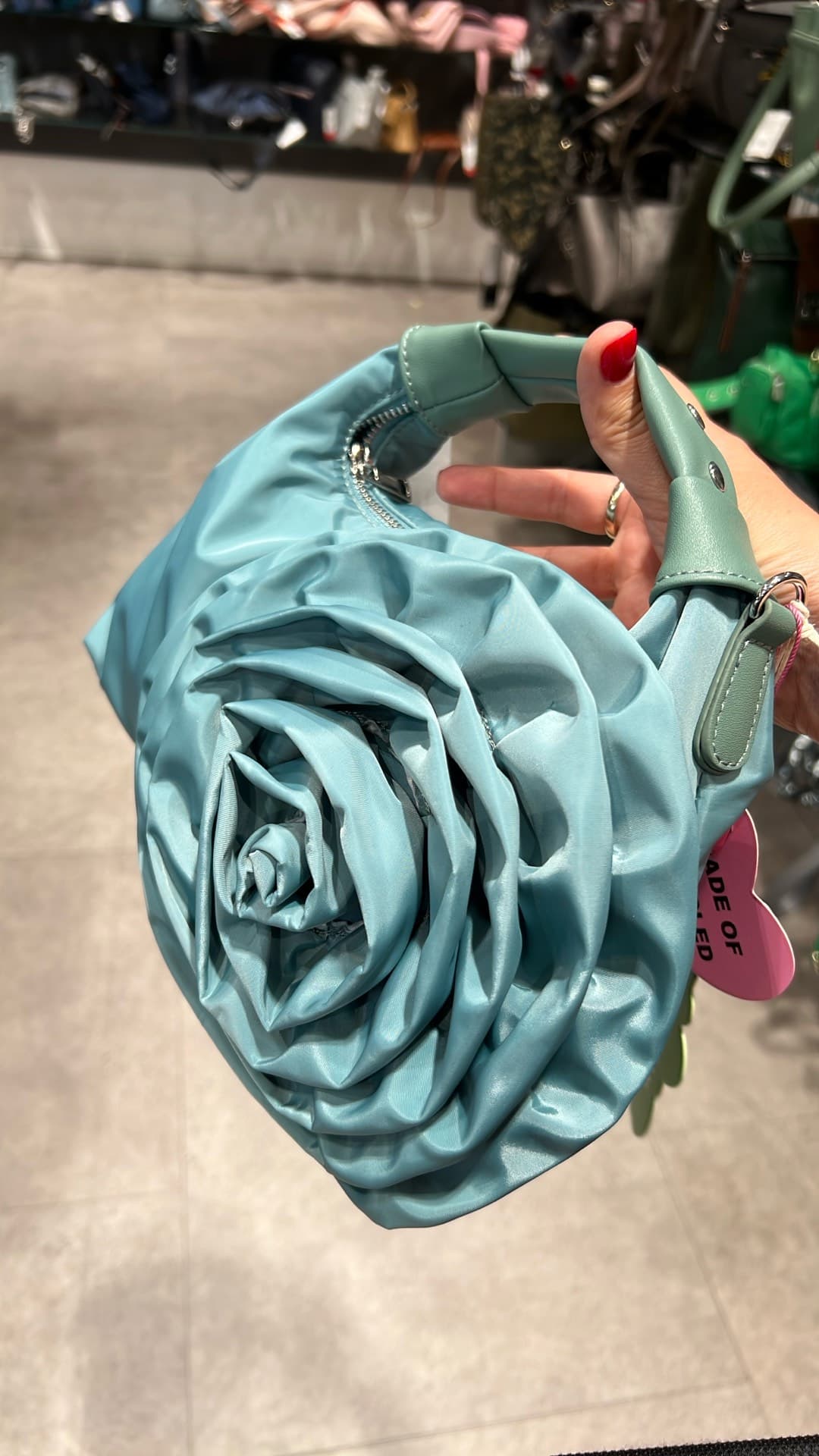 Rose-Shaped Handbag