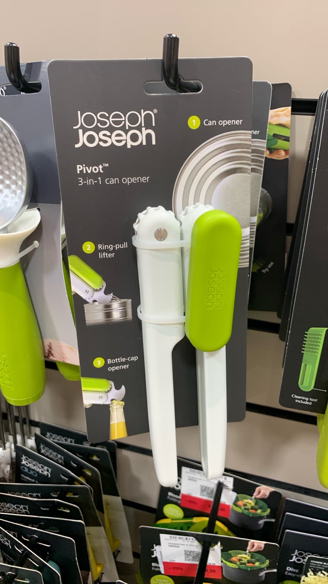 Трехфункциональный открыватель банок Joseph Joseph