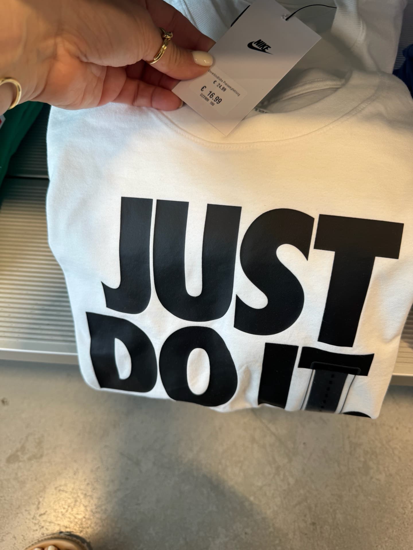 Nike Graphic Tee