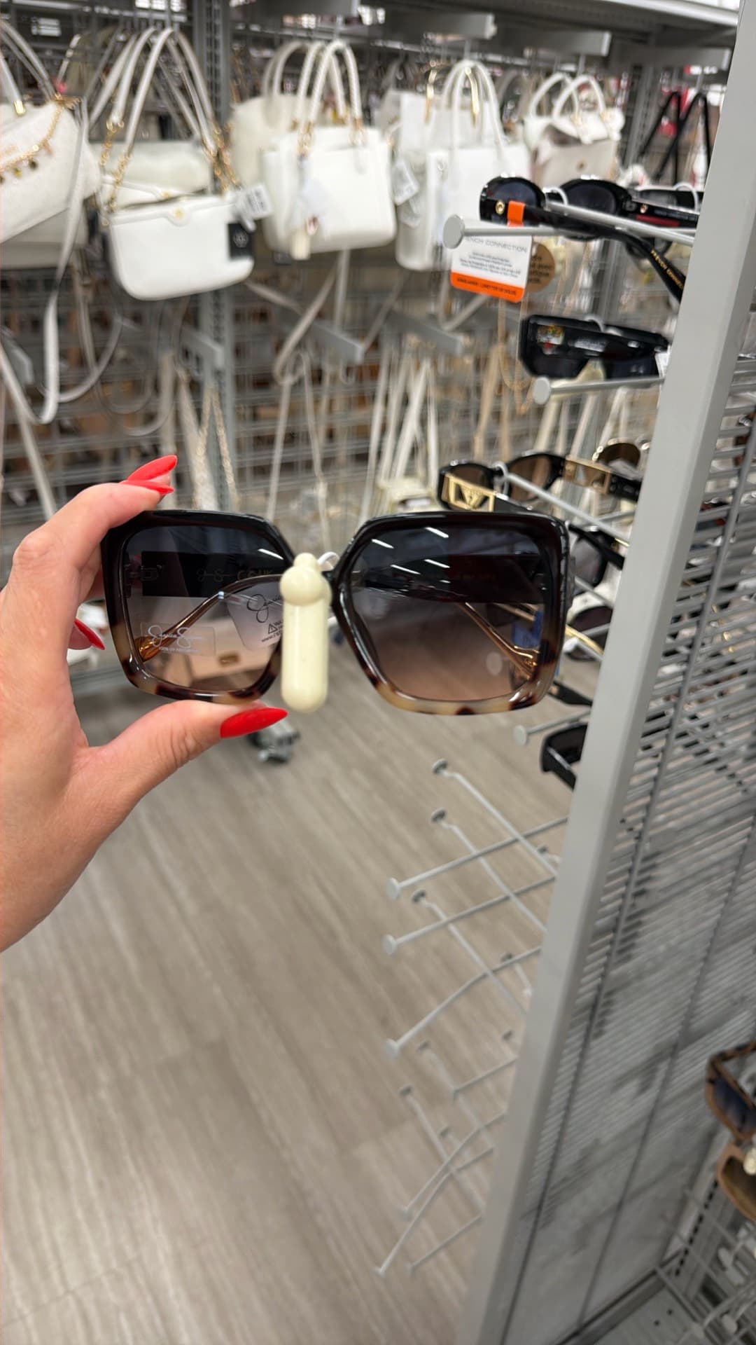 Chic Oversized Sunglasses