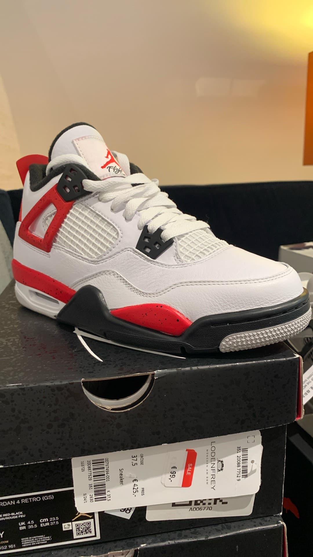 Air Jordan 4 Retro