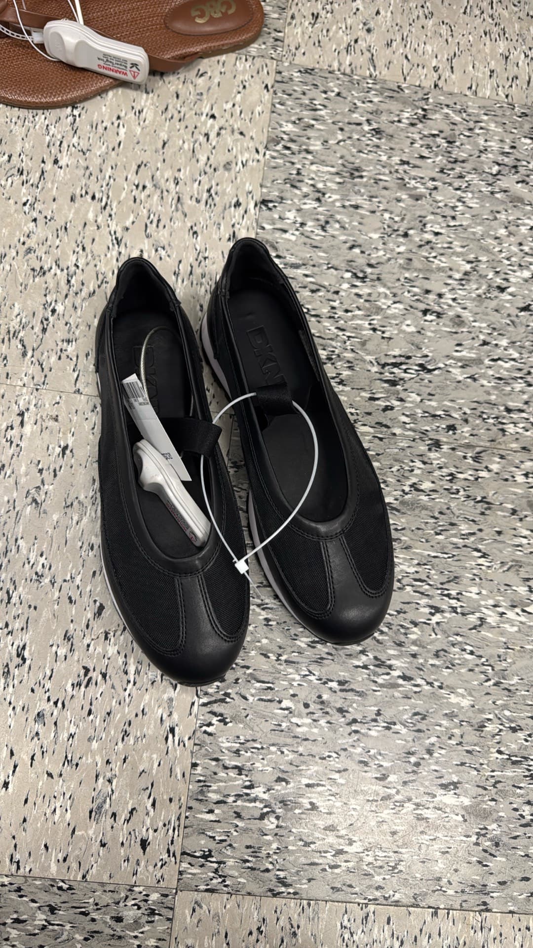Trendy Black Flats