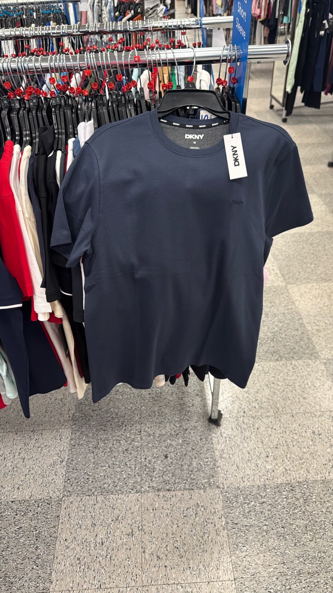DKNY Men's T-Shirt