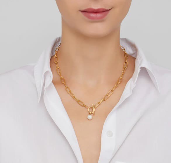 Elegant Gold Chain Necklace