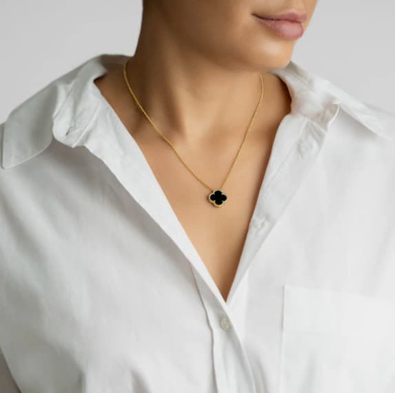 Chic Clover Necklace
