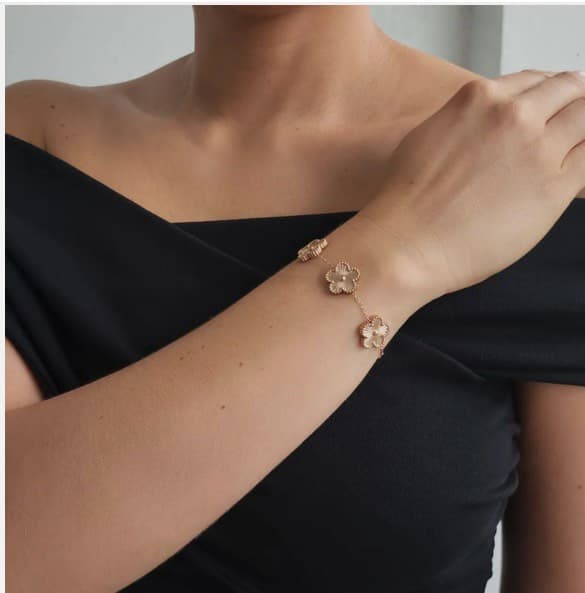 Elegant Floral Bracelet