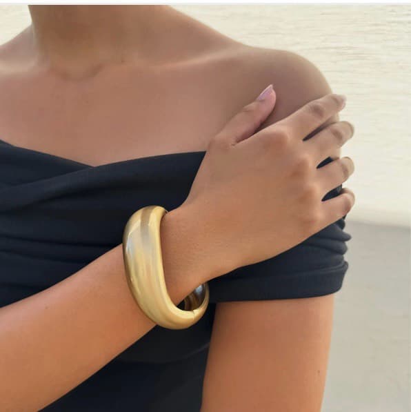 Elegant Gold Bracelet