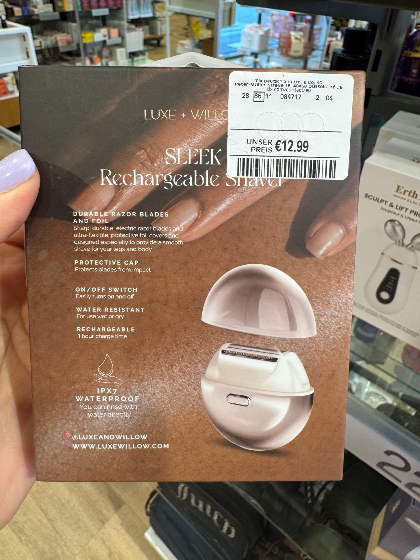 SLEEK Rechargeable Shaver