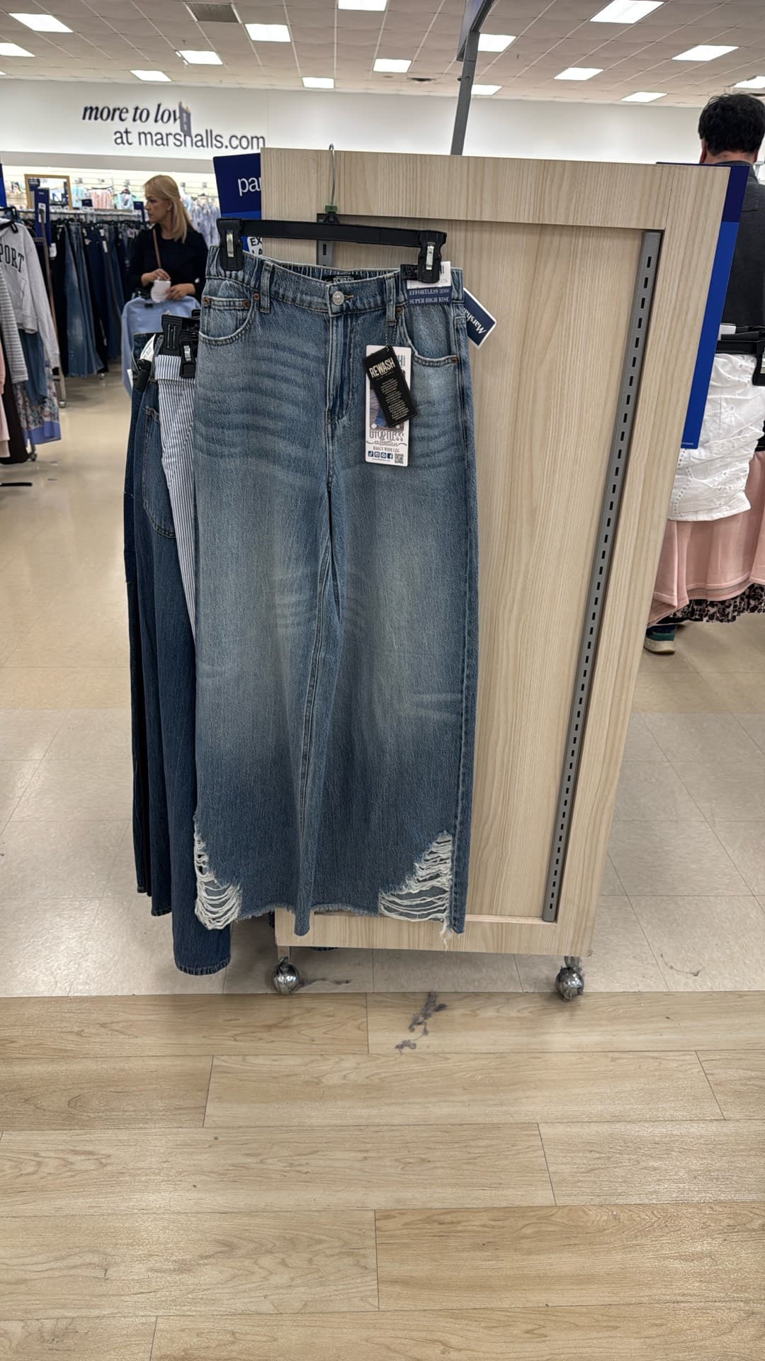Trendy Distressed Jeans