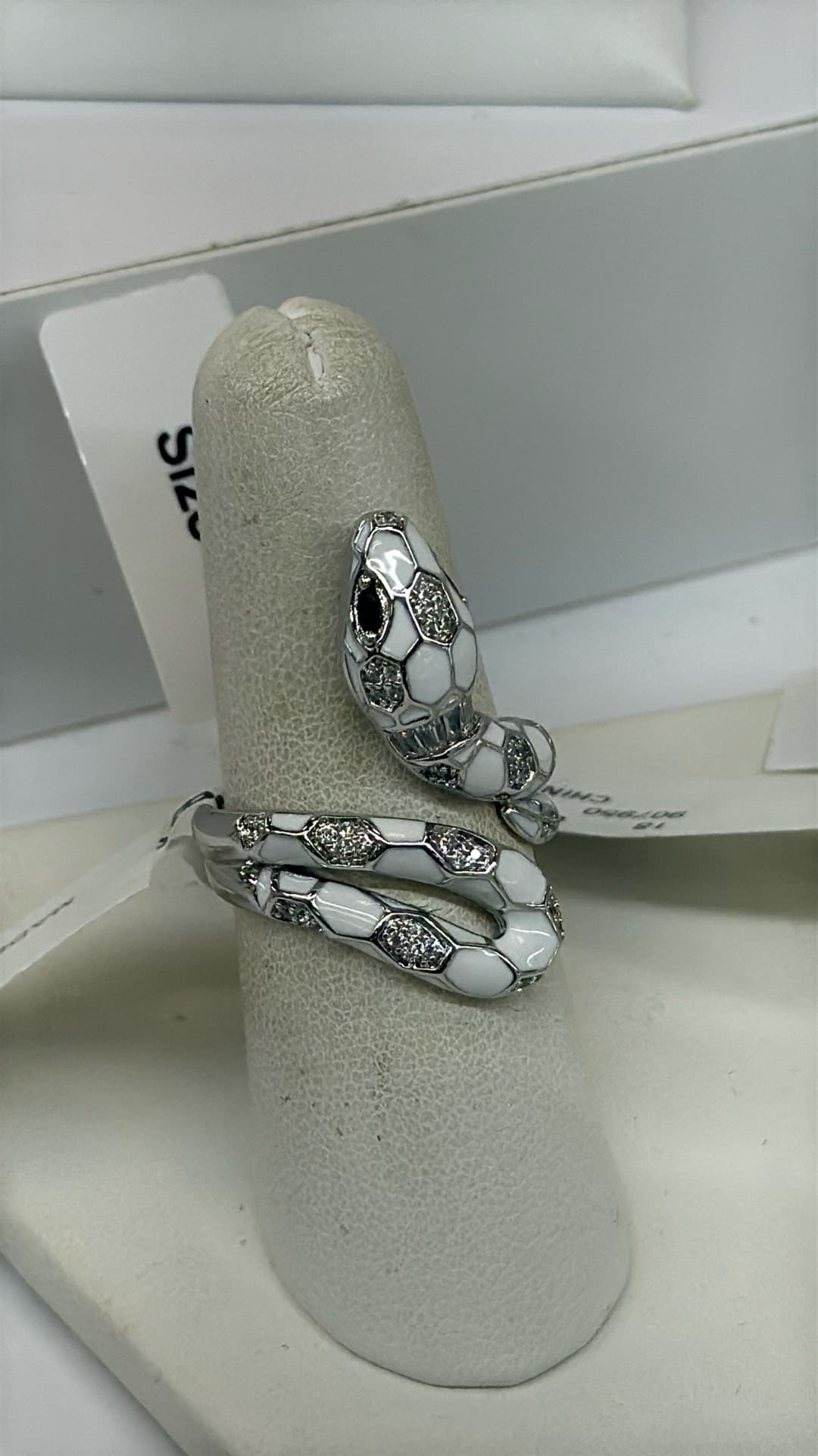 Elegant Snake Ring