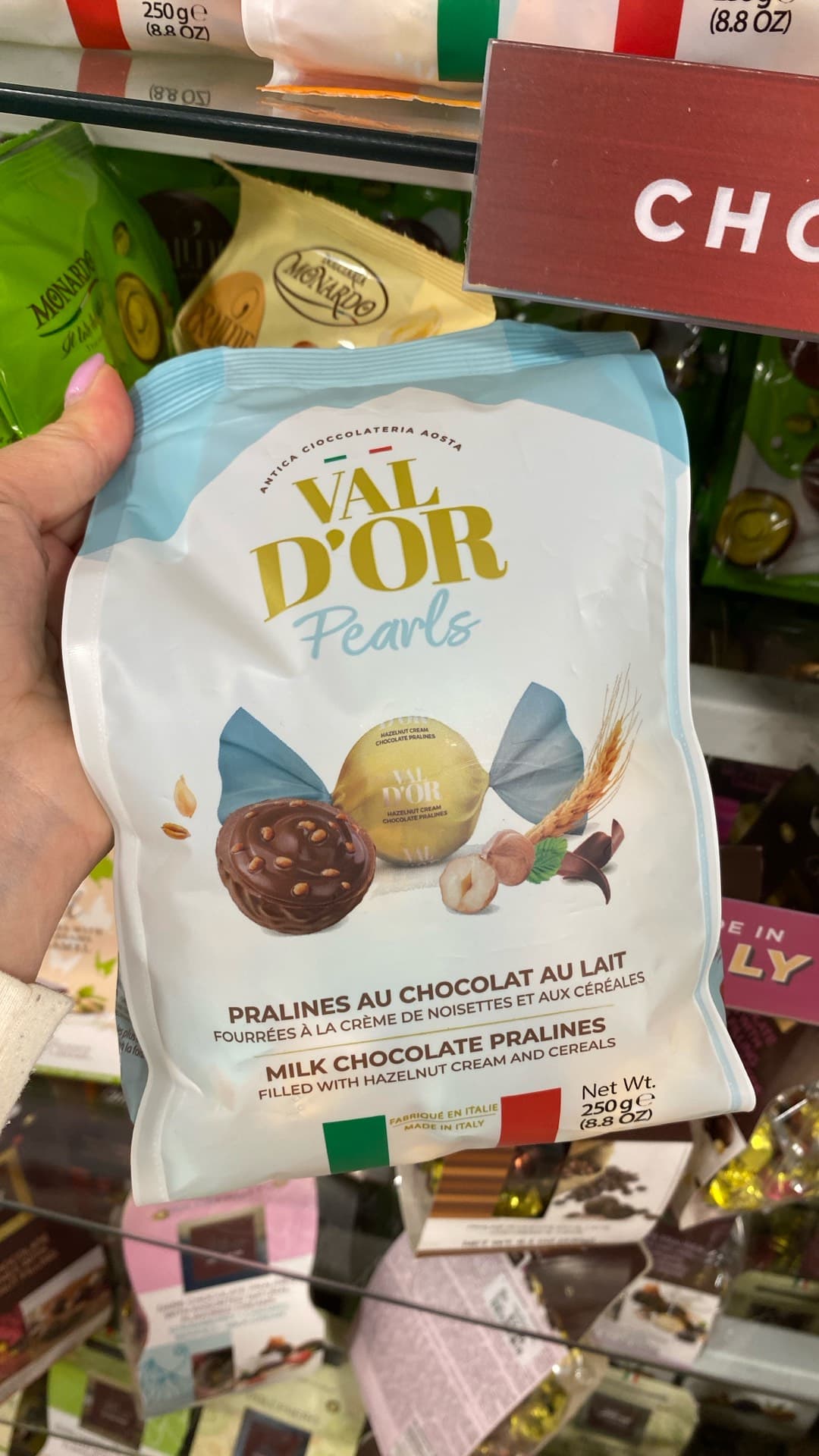 Val d'Or Hazelnut Chocolate Pearls