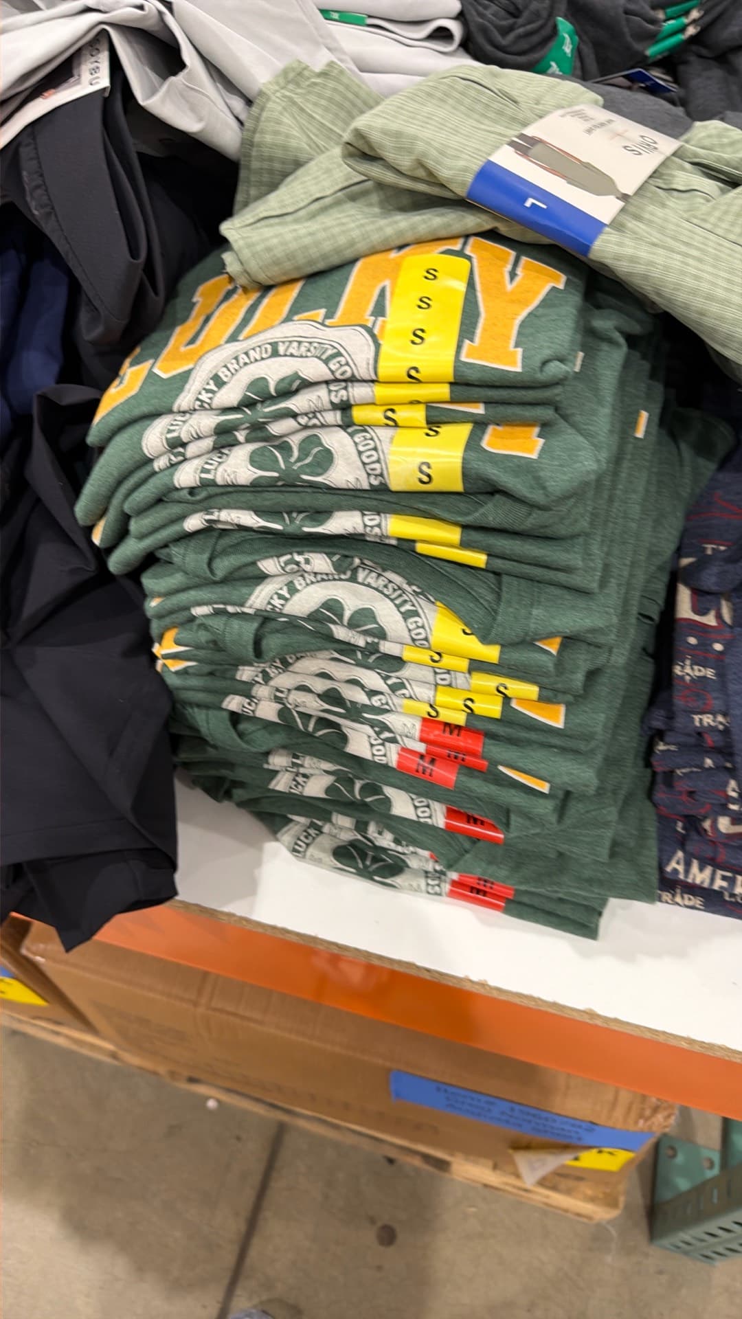 Футболка Lucky Brand в стиле университета