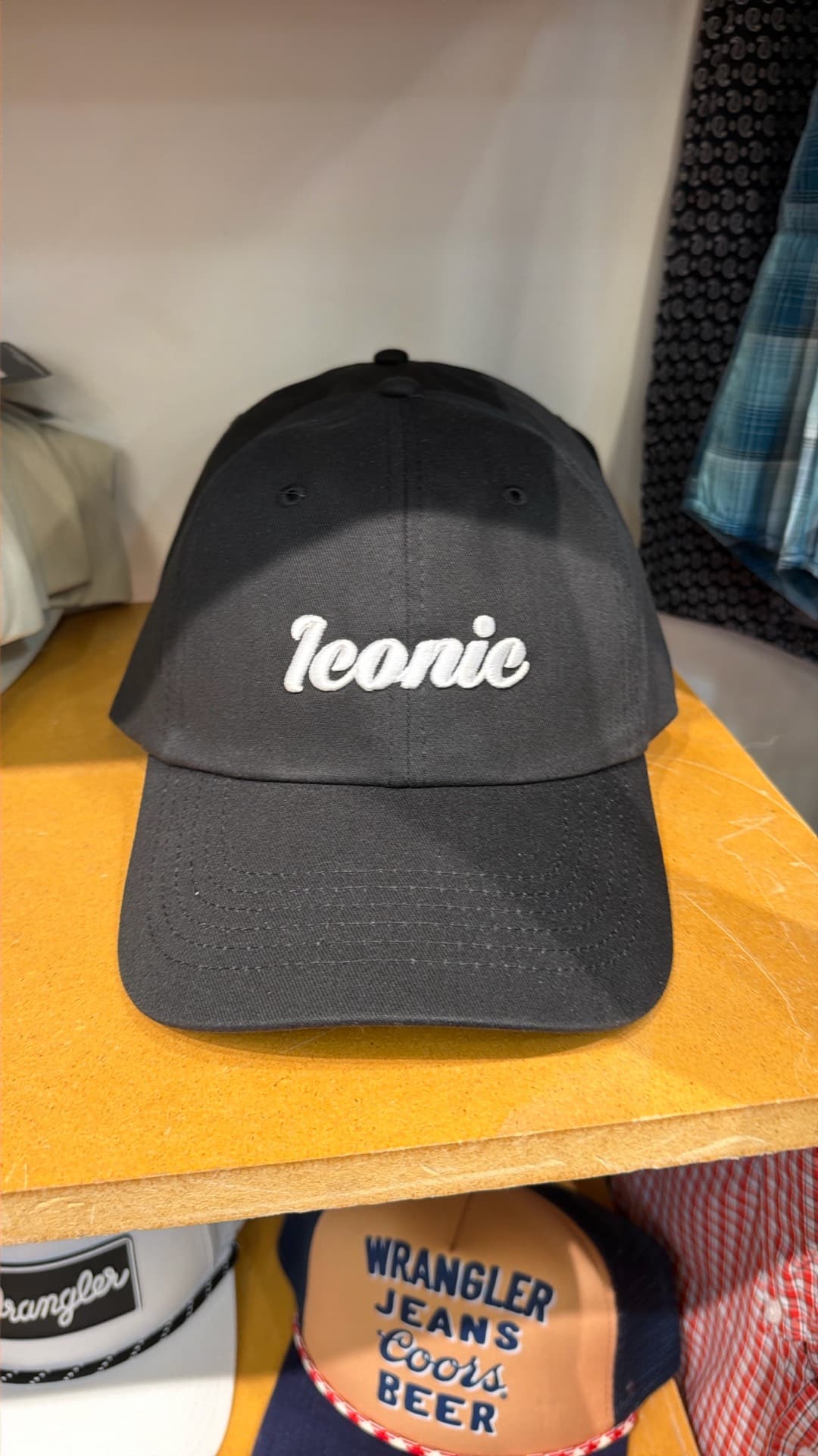 Кепка Iconic