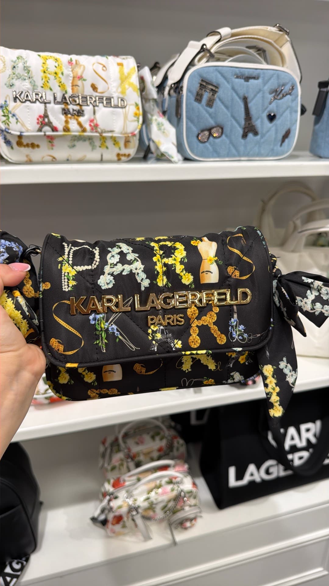 Сумка Karl Lagerfeld с цветочным узором