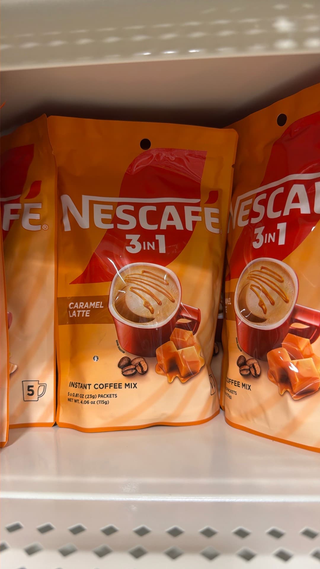 Кофе 3 в 1 Nescafe «Карамельное латте»
