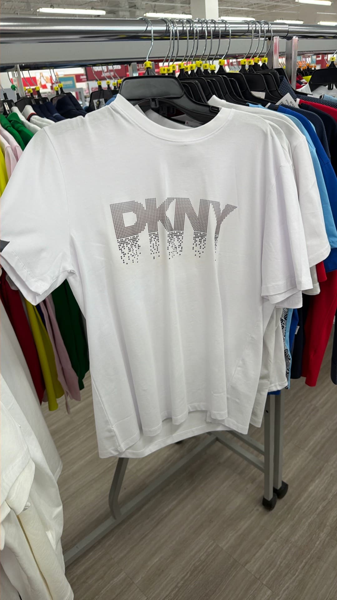 Графическая футболка DKNY