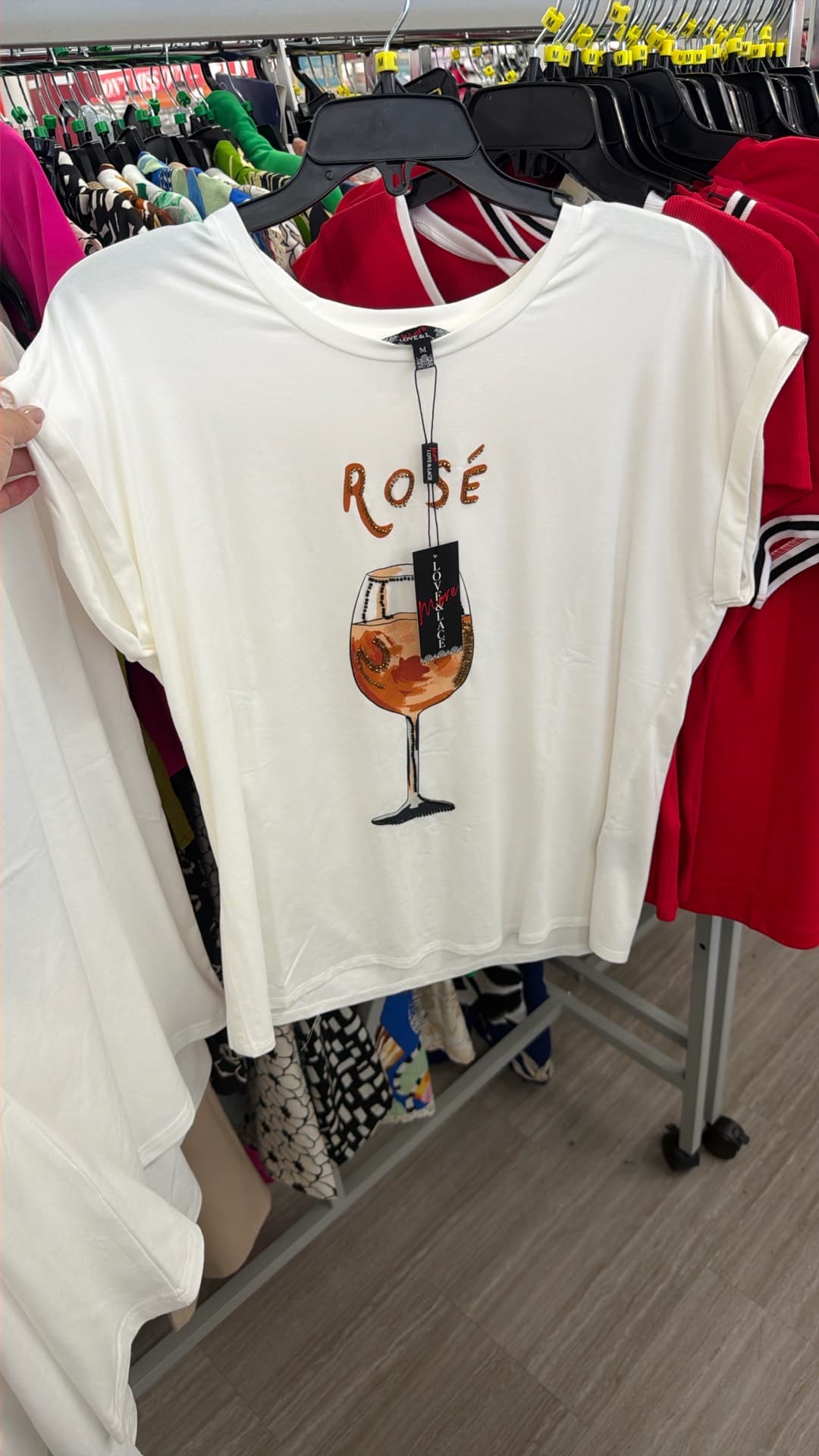Трендовая футболка с надписью 'Rosé'