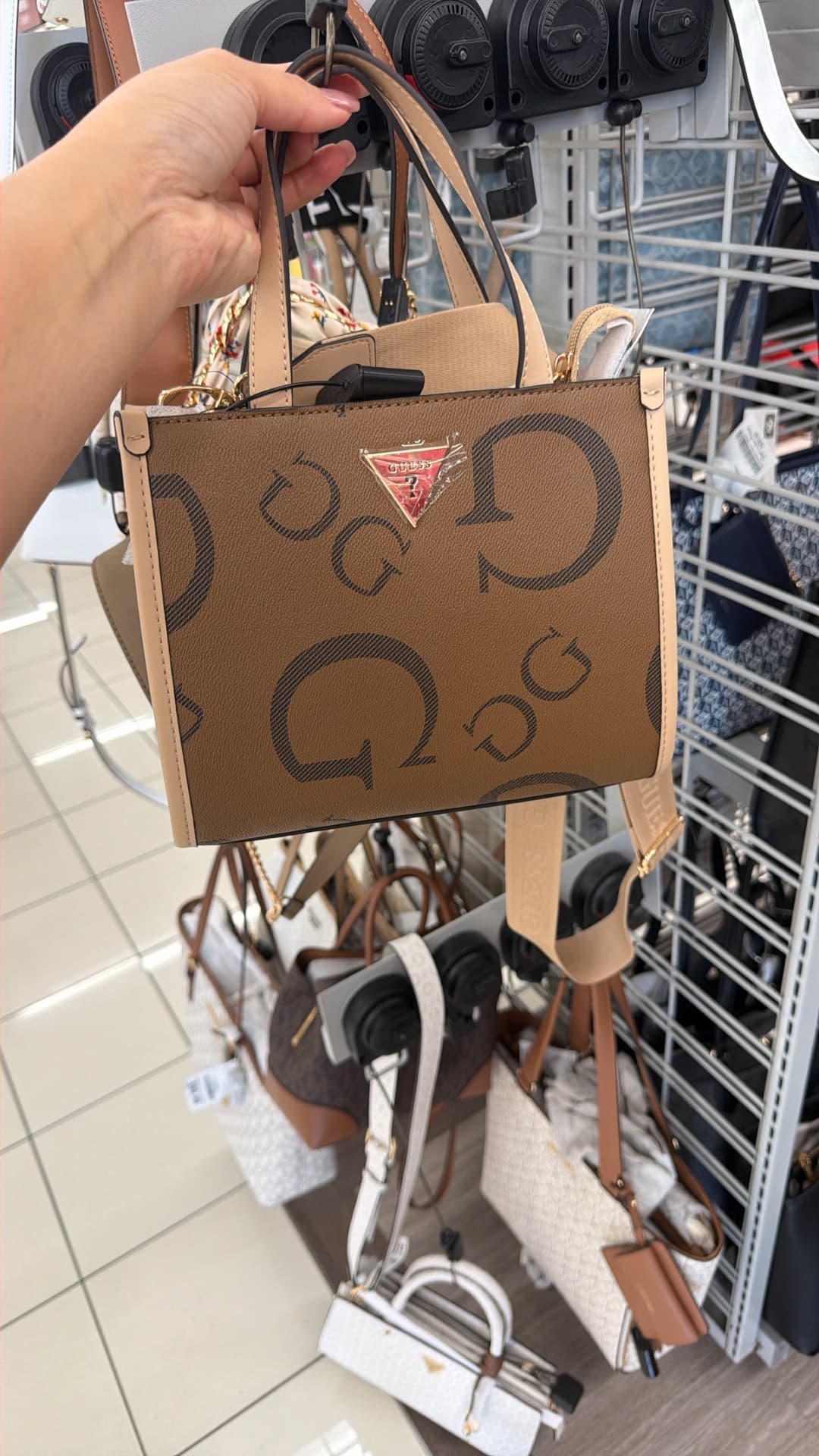 Дизайнерская сумка Guess