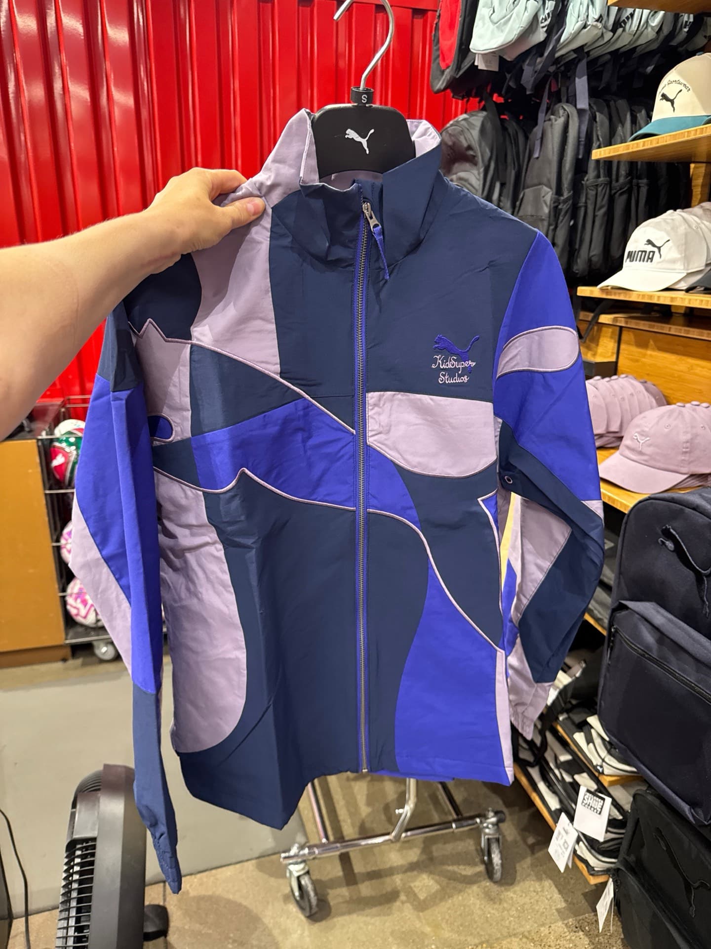 Эффектная куртка Puma