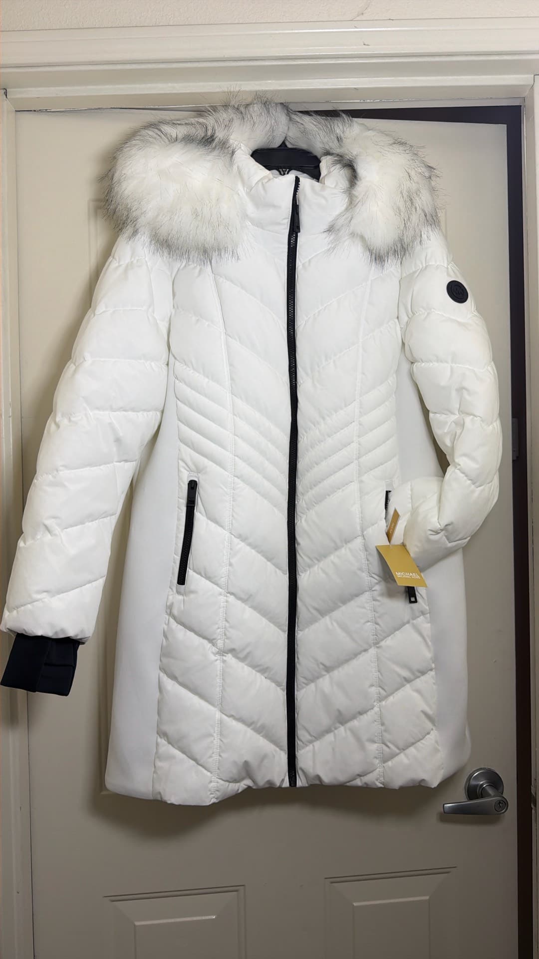 Эффектное зимнее пальто