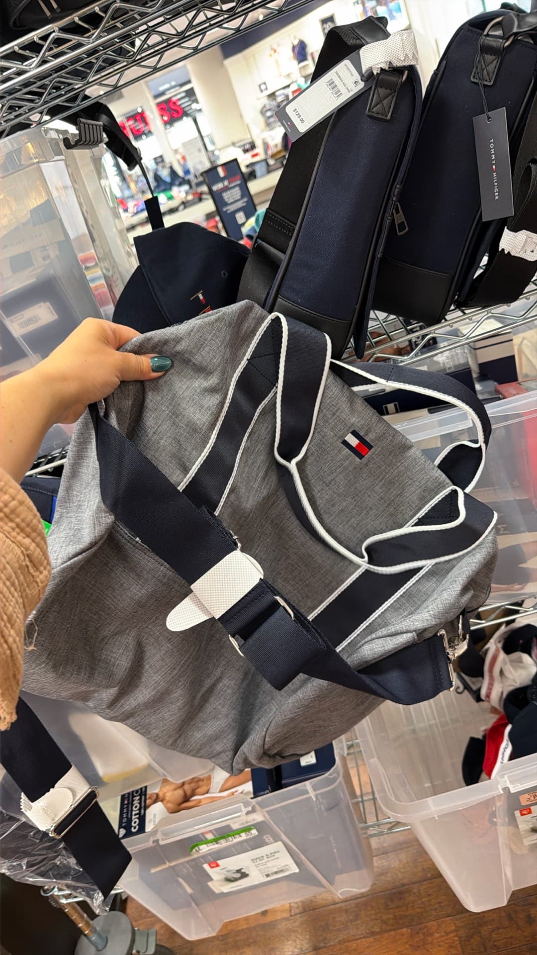 Сумка-мессенджер Tommy Hilfiger